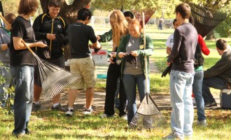Students burst ‘Baylor Bubble’ … others stay in