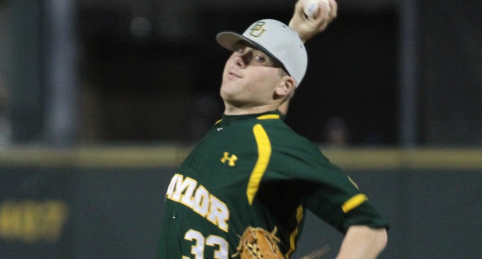 Baseball takes down Texas State with four-run inning
