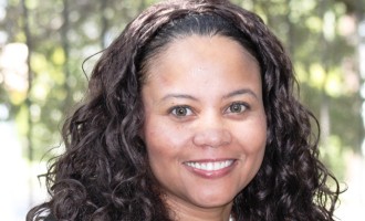 Journalism professor awarded for diversity work