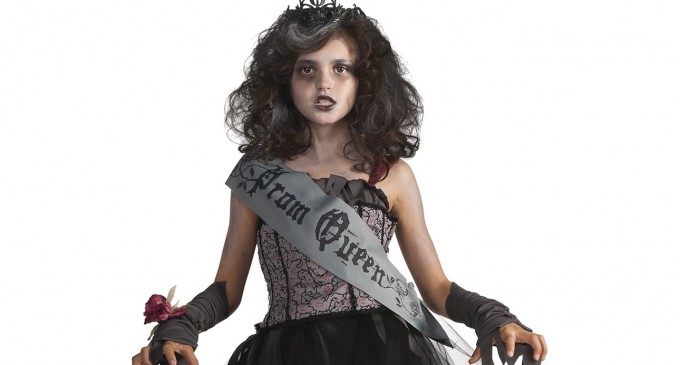 Tiny zombies invade streets on Halloween