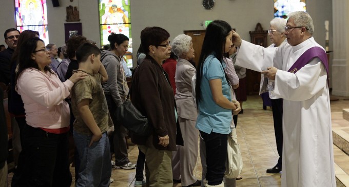 Baylor offers Ash Wednesday service to begin Lenten season