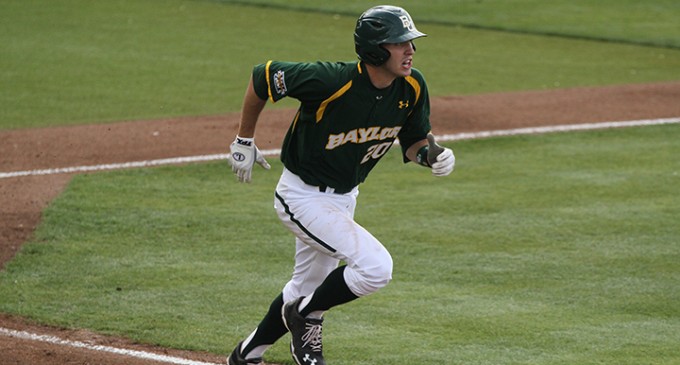 Baseball pulls out win in ninth
