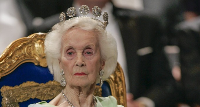 Princess whose forbidden love gripped Sweden dies