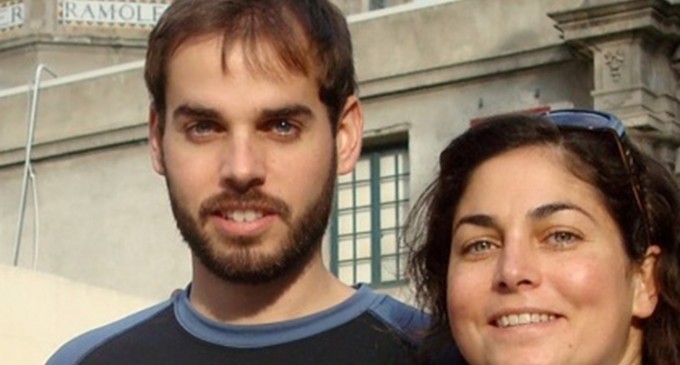 U.S. tourists swim for 14 hours after ship sinks during fishing trip