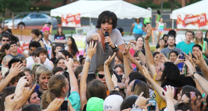 Five for Fighting to perform at Diadeloso