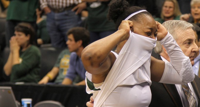 Women fall to Louisville, ruin chance at a second national title