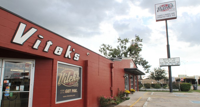 Vitek’s to hand out free Gut Paks at Best College Eats victory party