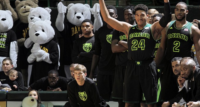 Men’s Basketball Falls to OU