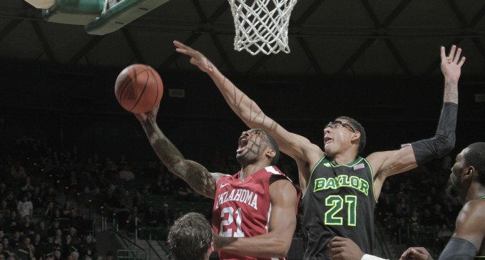 Austin overcomes blind eye on court