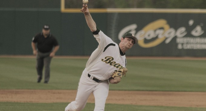 Baseball defeats Incarnate Word 5-2