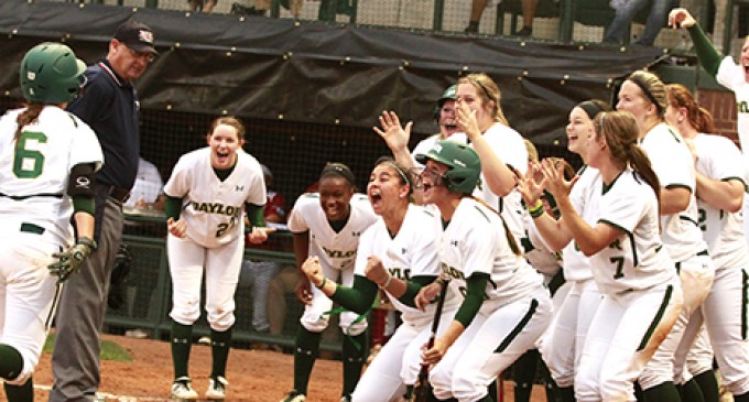 Softball moves on to Women’s College World Series