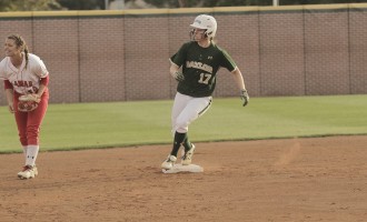 Softball wins 6-1 over Lamar