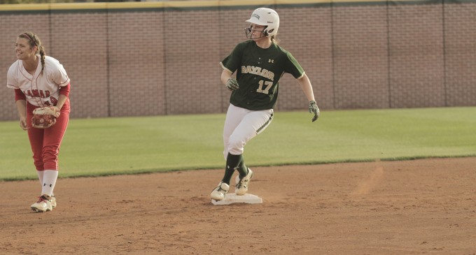 Softball wins 6-1 over Lamar