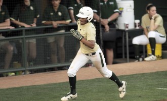 No. 14 softball defeats UTSA 7-1 on road to win series No. 14 softball defeats UTSA 7-1 on road to win series