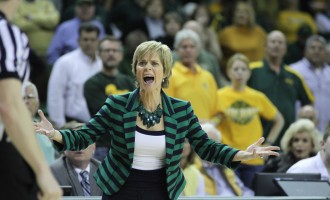 Baylor overcomes sloppy play, wins 19th-straight game over Kansas