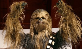 Galactic threads immortalized in “Star Wars” costume exhibit
