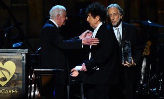 Review: Bob Dylan still keeps his tunes fresh at 73
