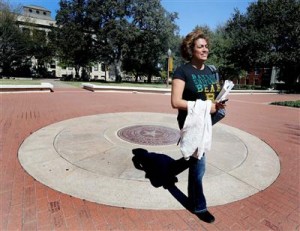 Deane Strauss-Kinslow walks Baylor campus where she goes to school. (Rod Aydelotte | Waco Tribune-Herald via Associated Press)
