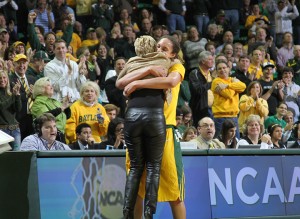 Head coach Kim Mulkey and senior center Brittney Griner embrace after Baylor's 85-47 win over Florida State. Monica Lake | Lariat Photographer