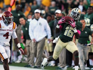 Senior inside receiver Tevin Reese hauls in a catch during the 1st half of Baylor's game against ISU on Saturday, October 19, 2013 at Floyd Casey Stadium. Travis Taylor | Lariat Photo Editor