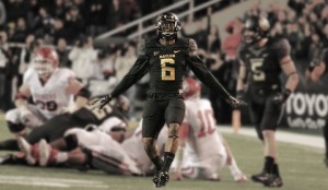 Senior safety Ahmad Dixon celebrates after making a play in the first half of Baylor’s game against Oklahoma Thursday Night. The Bears look to continue their winning streak when they take on Texas Tech on Nov. 16 at Cowboys Stadium. Travis Taylor| Lariat Photo Editor