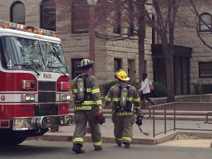 Firefighters walk into Carroll Science Building to investigate a fire alarm that went off Thursday afternoon. Linda Nguyen | Copy Desk Chief