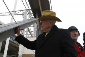 President Ken Starr signs the top post of the new McLane Stadium during the topping off ceremony Thursday. Athletics director Ian McCaw said the stadium has surpassed 60 percent completion. Robby Hirst | Lariat Multimedia Editor