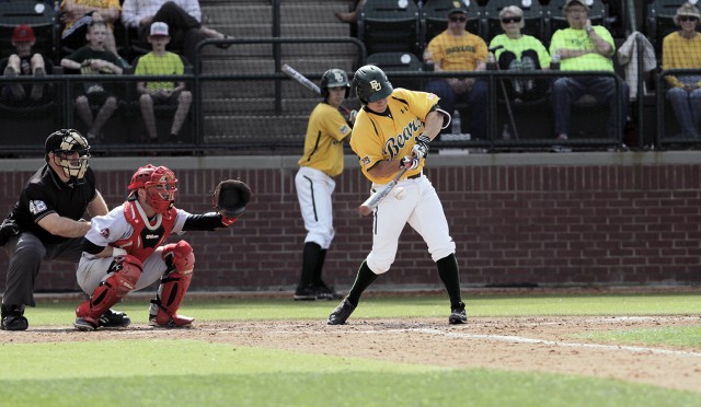 Baseball sweeps series: Smith gets 700th win