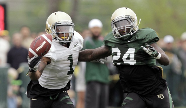 Football debuts 2014 football talent in spring scrimmage