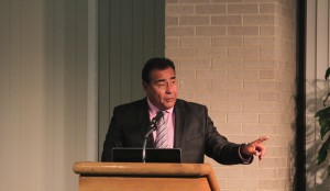 John Quiñones speaks Tuesday night at the Hispanic Heritage Month Banquet Tuesday night on the fifth floor of Cashion Academic Center. Quiñones is the host of “Primetime: What Would You Do?”Skye Duncan | Lariat Photographer