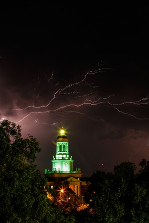 Lightning fills the sky above Pat Neff Hall. Students received Baylor alerts for severe weather Thursday at 6:58 p.m.Constance Atton | Lariat Photographer