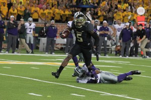Senior wide receiver Antwan Goodley runs for a gain during Baylor's game against Kansas State on Saturday. The Bears lead Kansas State 21-14 at the half.Skye Duncan | Lariat Photographer