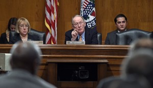 Senate Health, Education, Labor and Pensions Committee Chairman Sen. Lamar Alexander, R-Tenn., left, sitting next to the committee's ranking member Sen. Patty Murray, D-Wash., asks a question during a hearing on Capitol Hill in Washington, Wednesday, Jan. 21, 2015,  looking at ways to fix the No Child Left Behind law. Alexander said he is open to discussion on whether the federal government should dictate standardized testing or leave it up to states. (AP Photo/Susan Walsh)