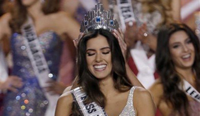 Colombian streets light up with recent Miss Universe crowning