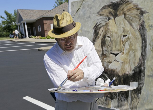 Minnesota dentist says he rarely discussed hunting with patients