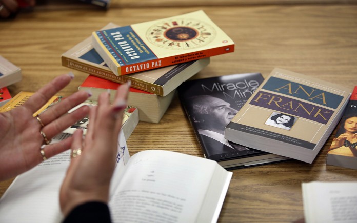 LIFE HBY-MOTHERS-BOOKCLUB 4 LA