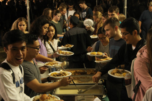 Student government holds annual All-University Thanksgiving Dinner