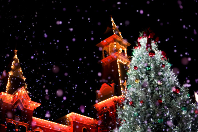 Christmas on Fifth Street brings in holiday spirit, joy