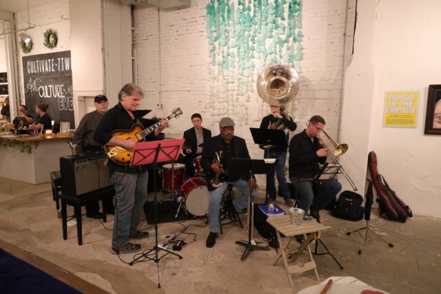 Monthly event illuminates bustling streets of Waco