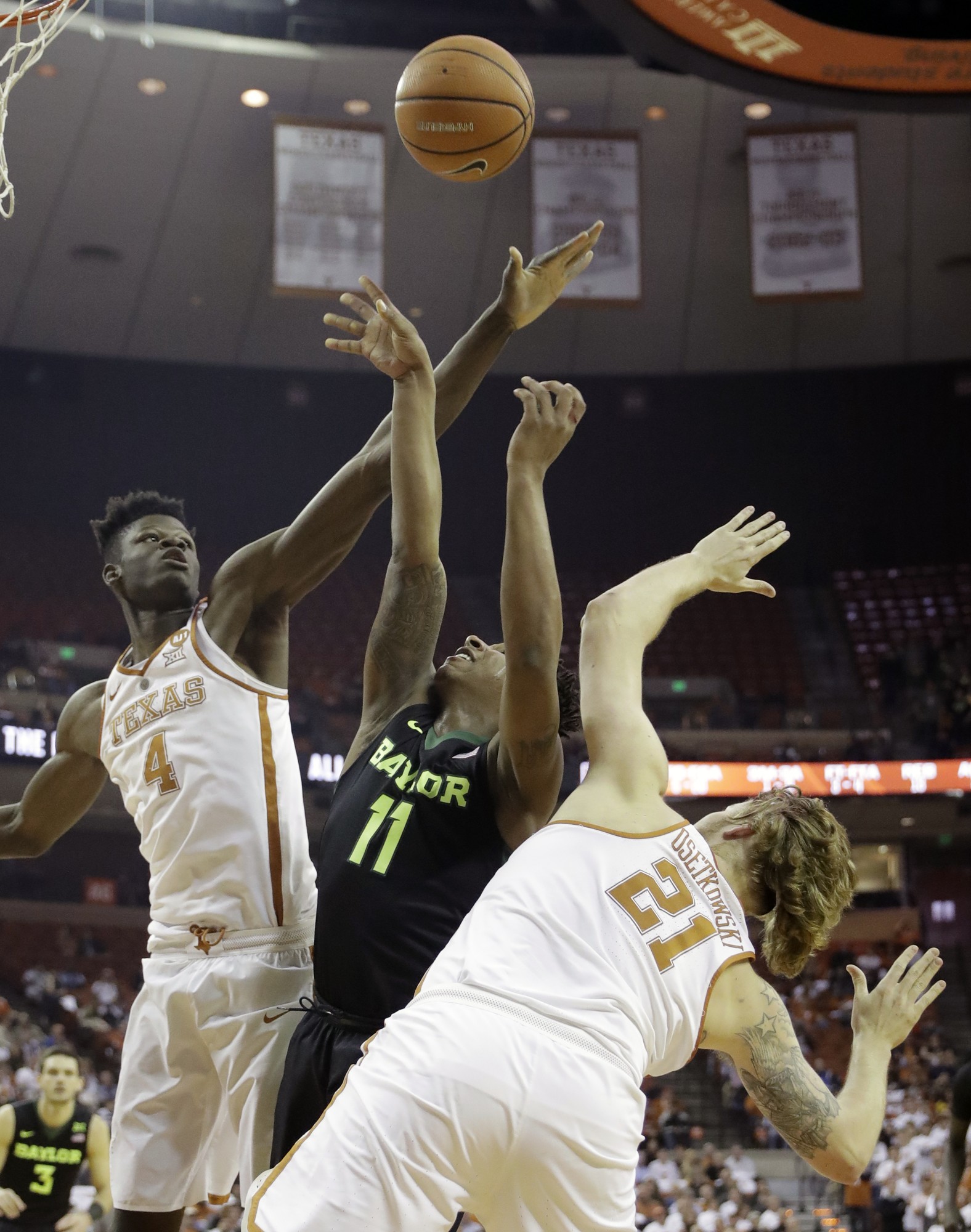 Bears edge past Longhorns in double OT | The Baylor Lariat