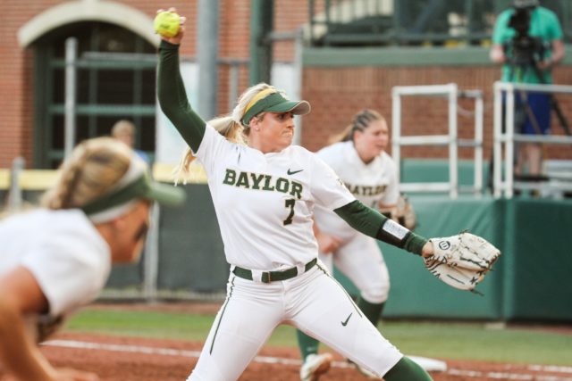 Softball drops doubleheader with Oklahoma State