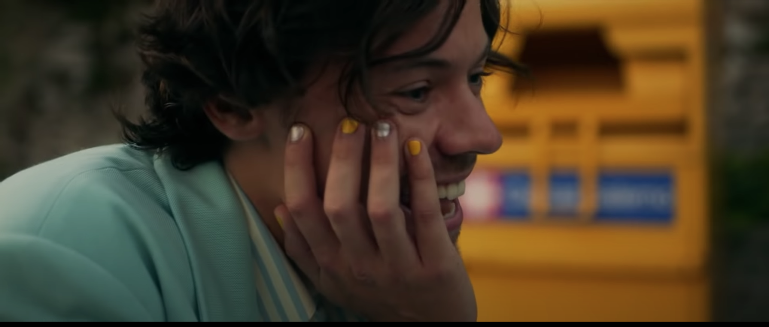 Review Harry Styles Golden Music Video Filled With Light Soaked Joy The Baylor Lariat