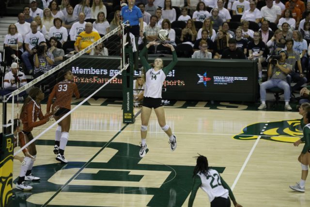 Senior setter Hannah Sedwick sets the ball for her teammates during Baylor's five-set win over Texas on Nov. 20, 2019 in the Ferrell Center. Baylor Roundup