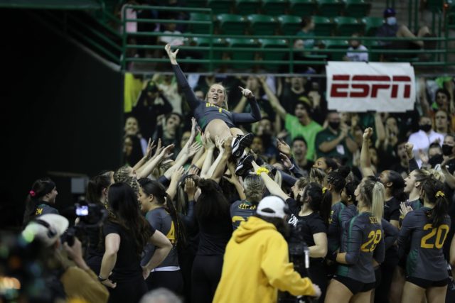 Bears top Oregon in NCATA semifinal