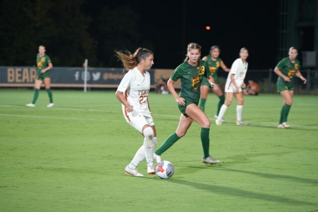 Baylor soccer held No. 16 Texas scoreless through the first 45 minutes of action on Thursday. Kassidy Tsikitas | Photographer
