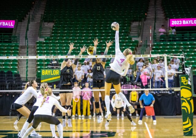 Sophomore outside hitter and opposite hitter Allie Sczech helped limit the team's turnovers to just nine on 100 attempts. Lilly Yablon | Photographer