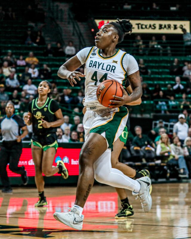 Graduate student forward Dre'Una Edwards (44) combined with graduate student forward Aijha Blackwell for nine steals on Sunday. Blackwell had a career-high five, while Edwards came one shy of matching her career-best with four. Kenneth Prabhakar | Photo Editor