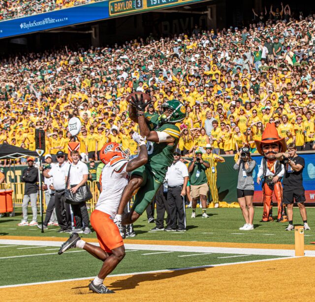 Senior wide receiver Hal Presley scores a touchdown during Baylor football's Homecoming 38-28 win over Oklahoma State on Saturday at McLane Stadium. Cameron McCollum | Photo Editor