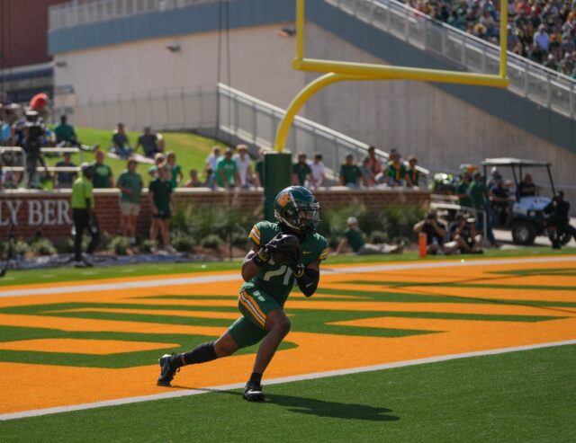 Redshirt cornerback senior Chateau Reed prepares to take ofter after catching a kick return during Baylor football's 38-28 win over Oklahoma State on Saturday at McLane Stadium. Mary Thurmond | Photographer