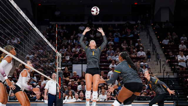 No. 20 Baylor volleyball keeps up with No. 10 SMU, falls in 5-set thriller